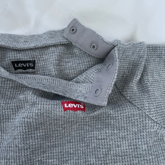 Levi’s 6 month baby waffle knit set - Picture 6 of 6
